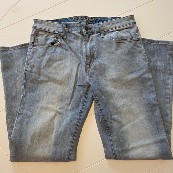 LIKE NEW: American Eagle Extreme Stretch Jeans - Picture 2 of 5